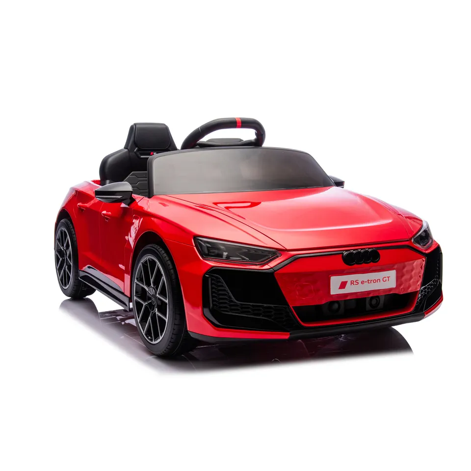Audi RS e-tron GT auto elettrica bambini 12V con radiocomando
