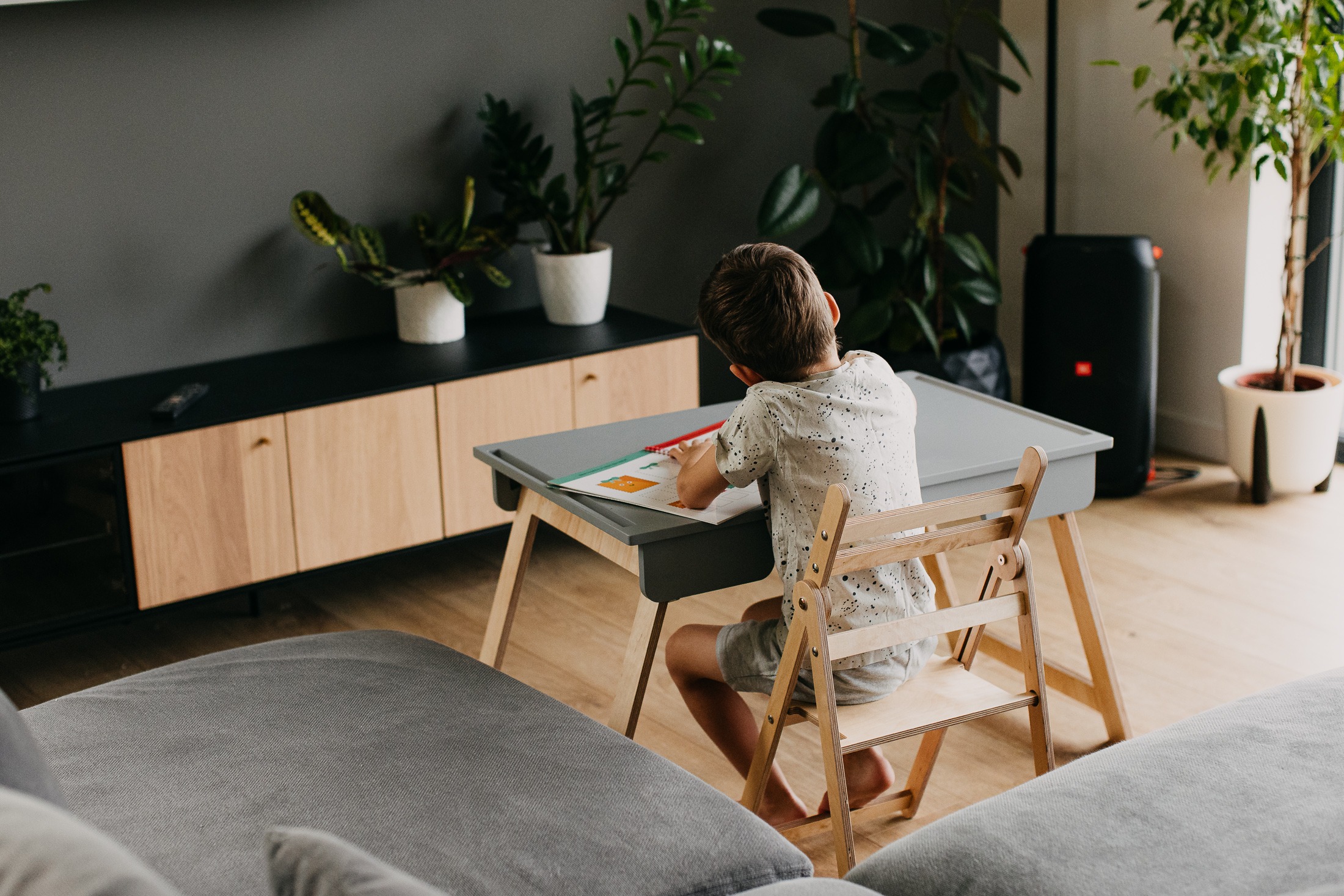 The Dida Superficie Completa tavolo Montessori grigio
