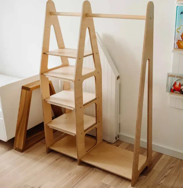 The Dida Armadio Montessori aperto senza cassetti betulla