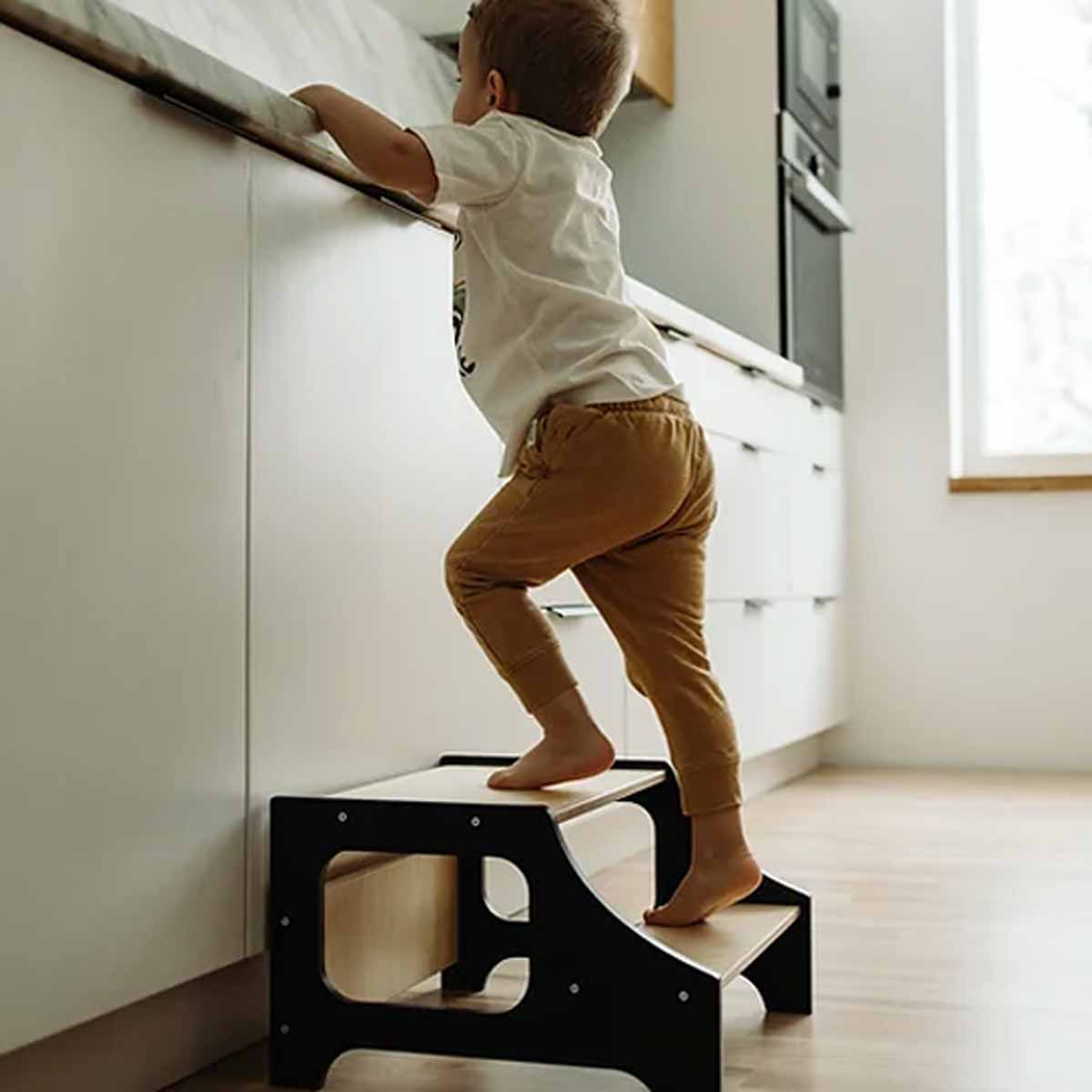 The Dida Montessori sgabello legno nero bambino