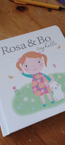 Rosa & Bo Say Hello libro cartonato prime parole