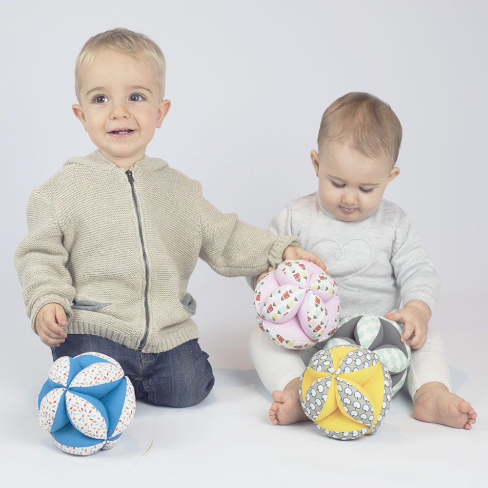 The Dida palla Montessori cotone con sonaglio lavabile