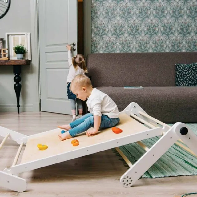 The Dida Triangolo Pikler con rampa grigia legno 2-7 anni