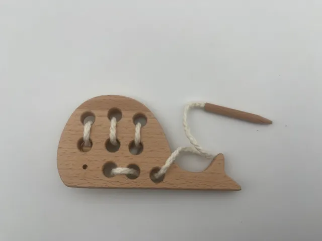 The Dida balena legno gioco infilatura con filo