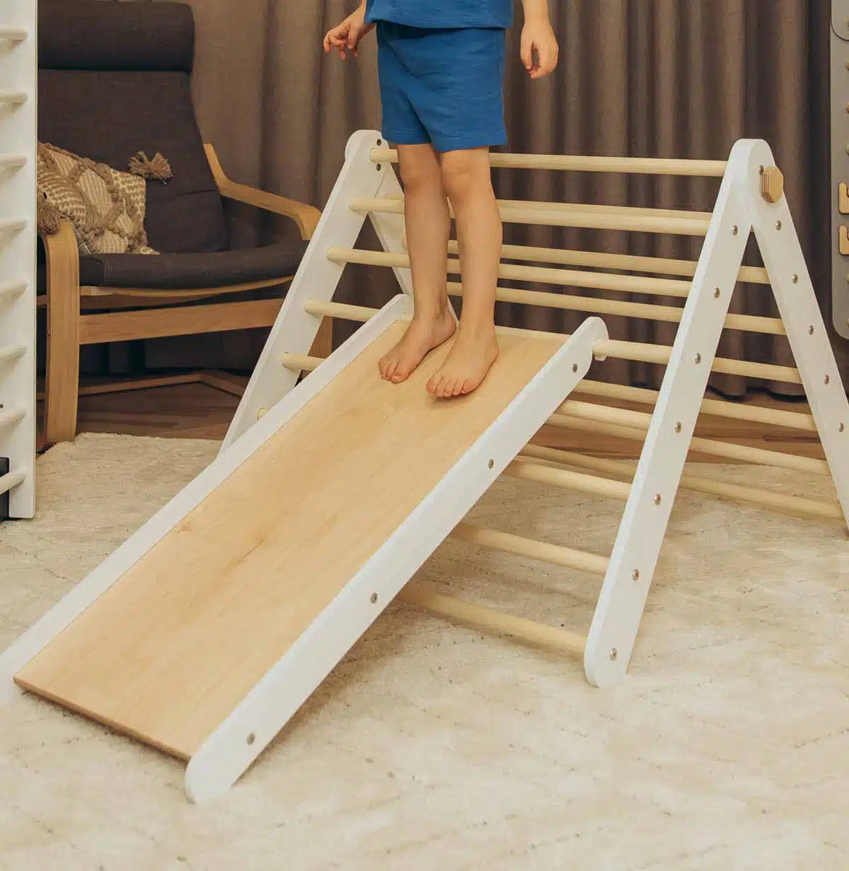 The Dida Triangolo Pikler con Rampa Gioco in Legno