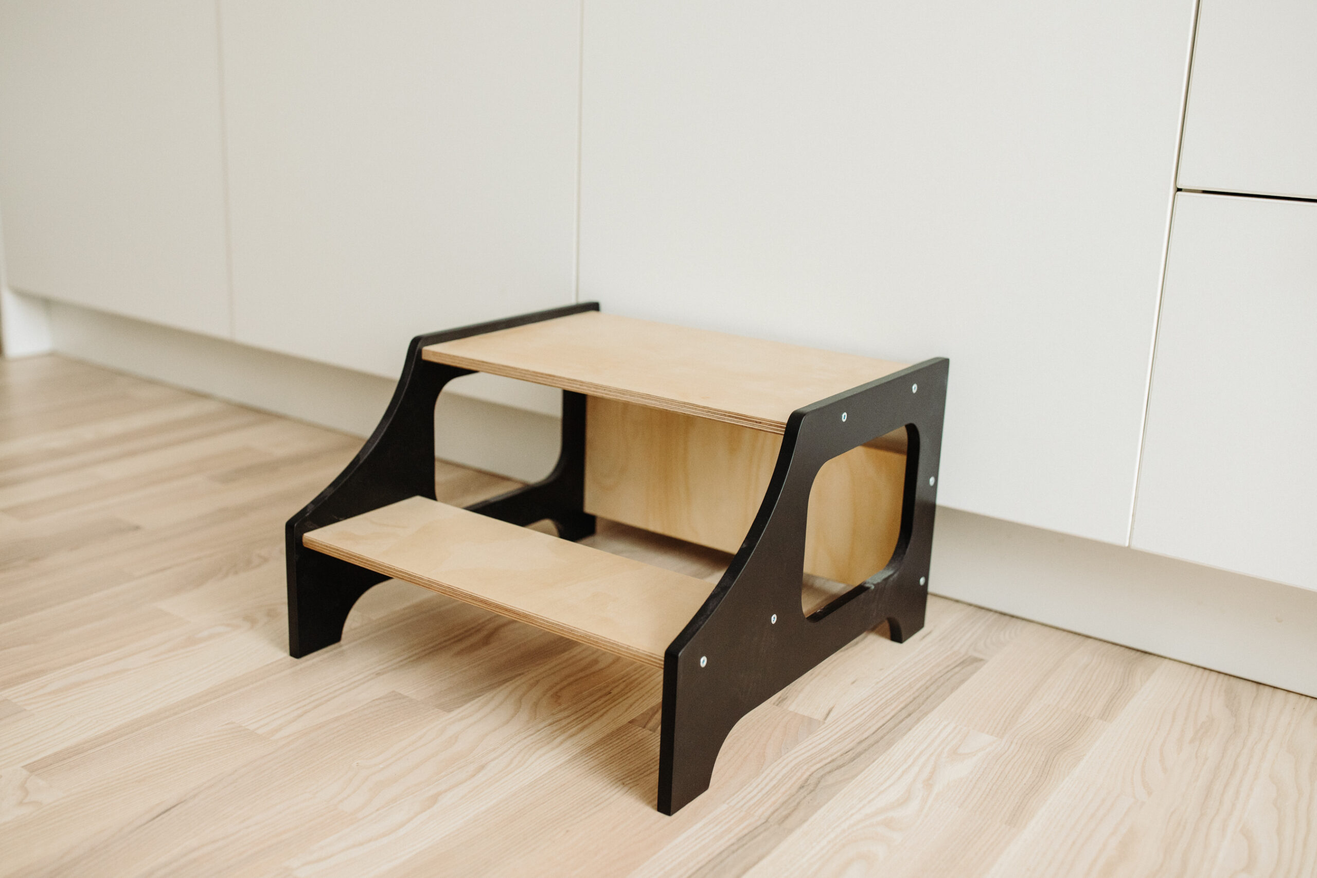The Dida Montessori sgabello legno nero bambino