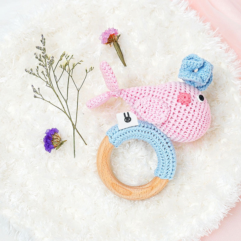 Piccoli Toys Olivia Balena sonaglio uncinetto cotone e legno