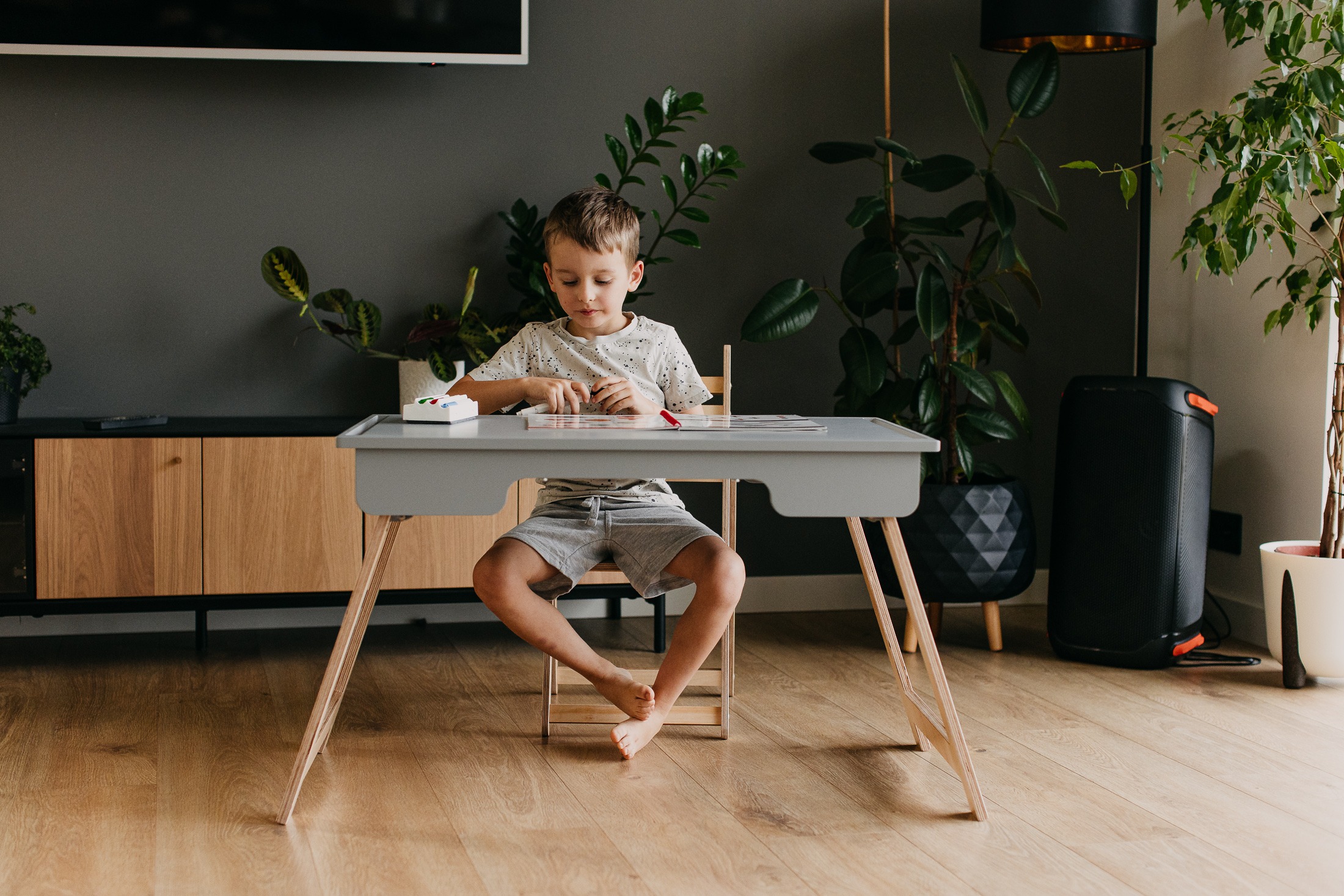 The Dida Superficie Completa tavolo Montessori grigio