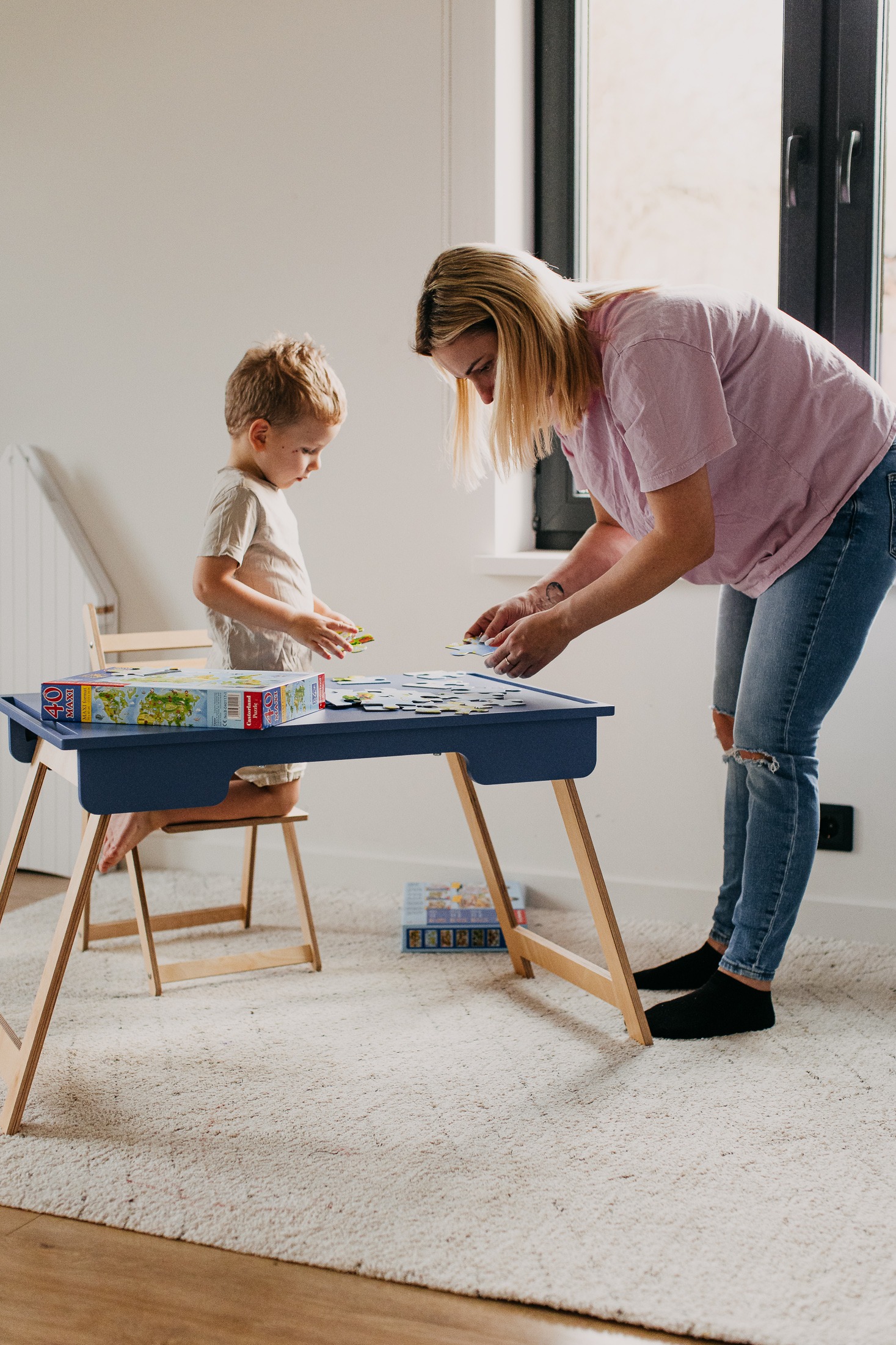 The Dida Superficie Completa tavolo sensoriale blu legno