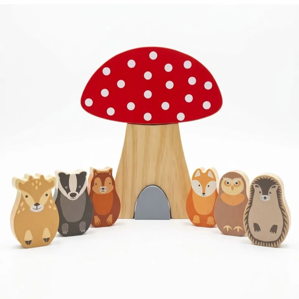 Rosa & Bo Toadstool Casa Fungo in Legno con 6 Woodlies