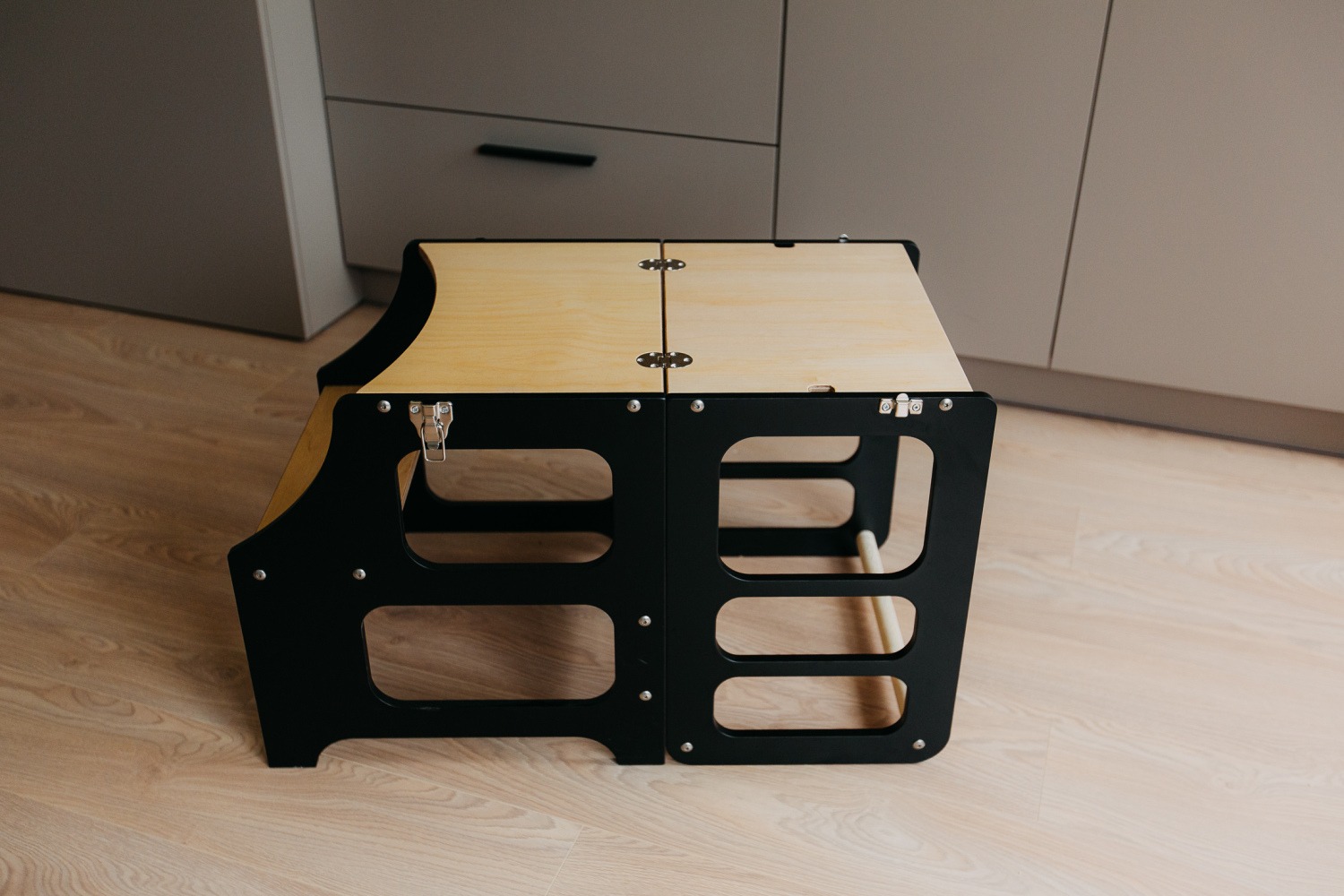 The Dida Torre Apprendimento Nera Tavolo Sedia Montessori