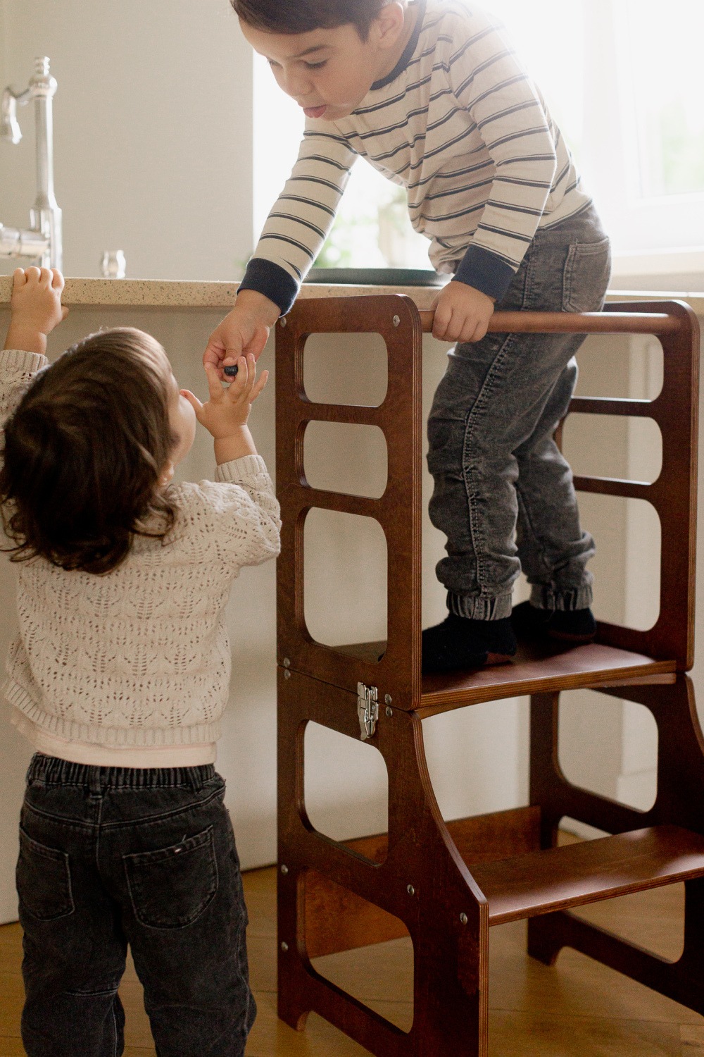 The Dida Honey Glaze torre tavolo sedia legno naturale