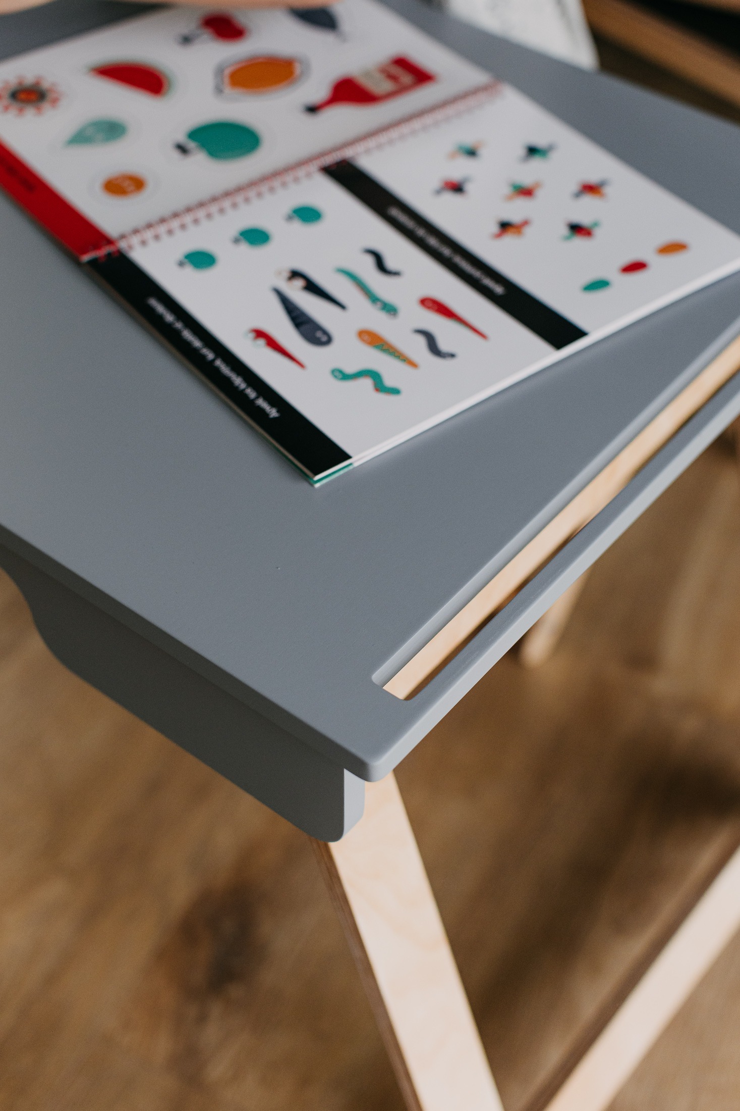 The Dida Superficie Completa tavolo Montessori grigio
