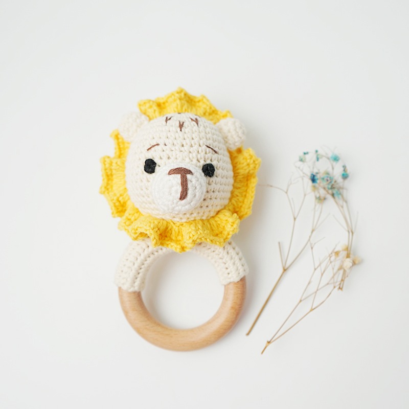 Piccoli Toys Giuliano il Leone Sonaglino Uncinetto Cotone